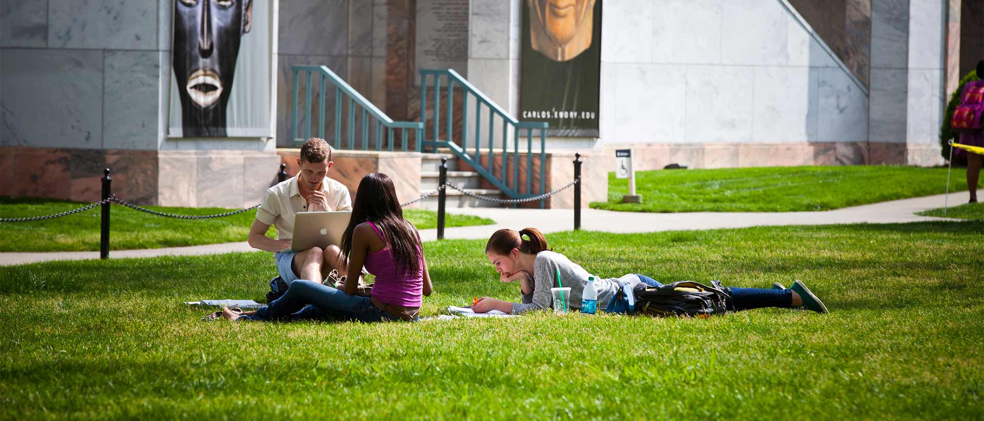 zstudents studying on quad in front of carlos museum